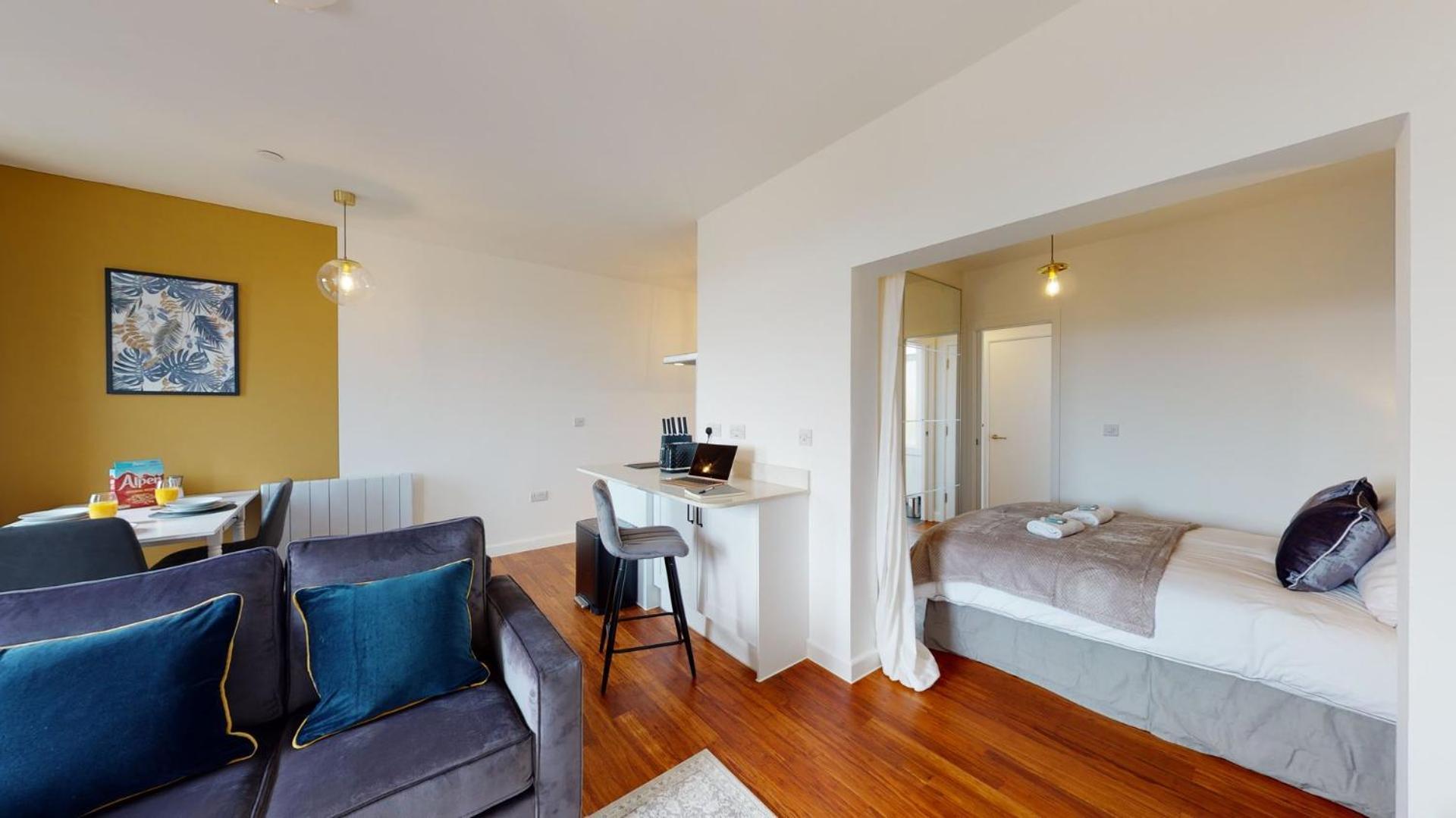 Studio Apartment With 65" Smart Tv Newport  Luaran gambar