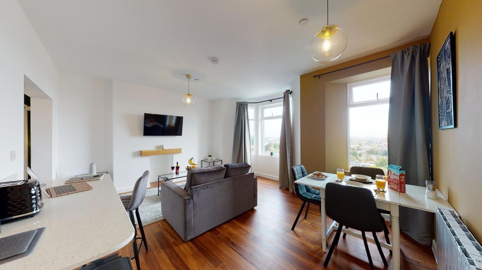 Studio Apartment With 65" Smart Tv Newport  Luaran gambar