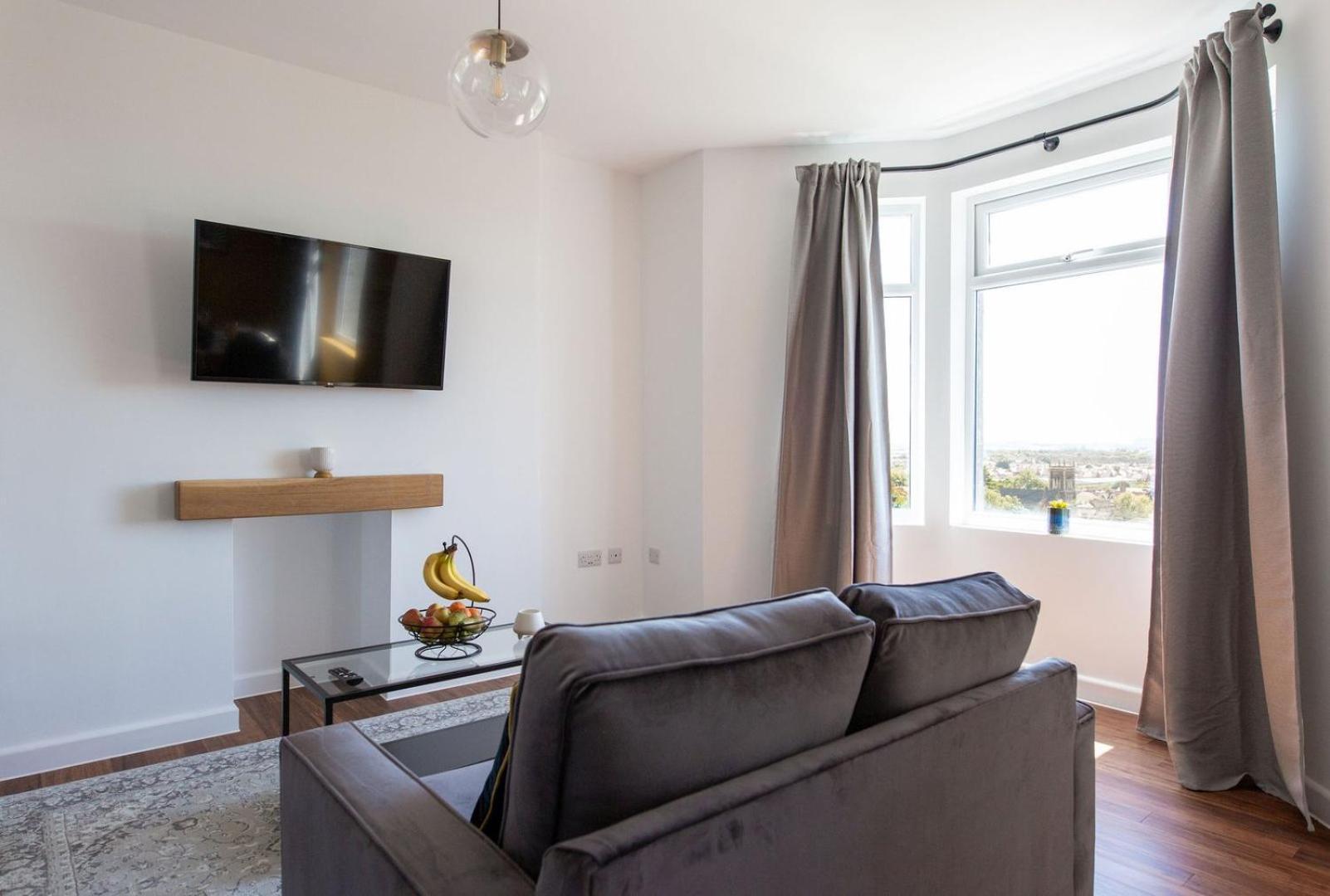 Studio Apartment With 65" Smart Tv Newport  Luaran gambar
