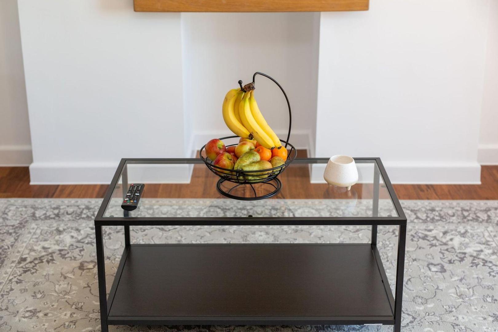 Studio Apartment With 65" Smart Tv Newport  Luaran gambar